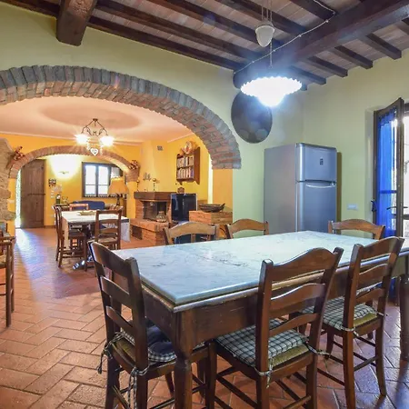 Amazing In With Private Swimming Pool, Be Inside Or Outside *