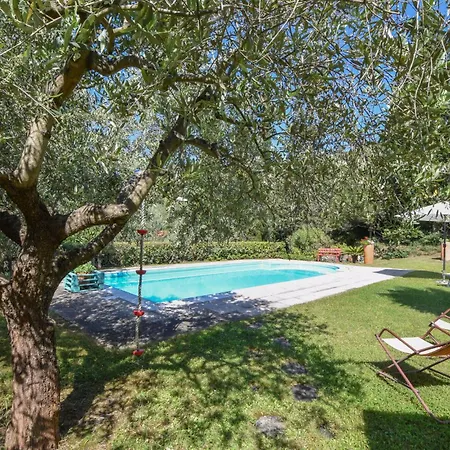 Amazing In With Private Swimming Pool, Be Inside Or Outside بيت للعطل